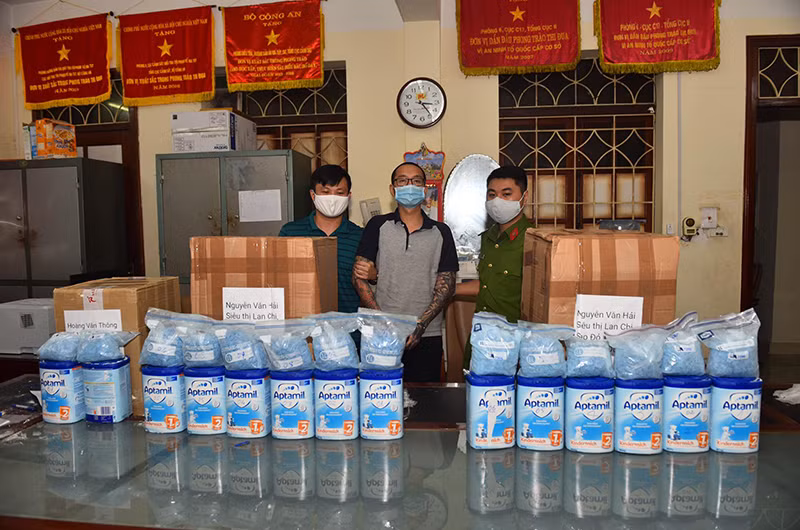 Đối tượng vận chuyển ma túy tổng hợp qua đường hàng không bị bắt giữ.