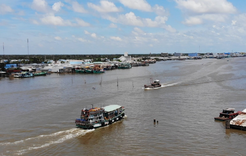 Miền biển Sông Đốc vừa có tám ngư dân trở về nhưng lẩn trốn nhằm trốn cách ly y tế.