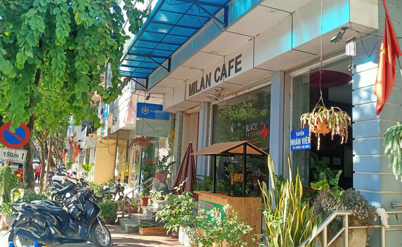 Dịch vụ ăn uống, giải khát vẫn chưa được hoạt động trở lại.