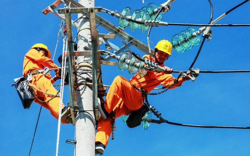 Kiểm tra bảo trì, bảo dưỡng, sửa chữa nóng lưới điện (Hotline)