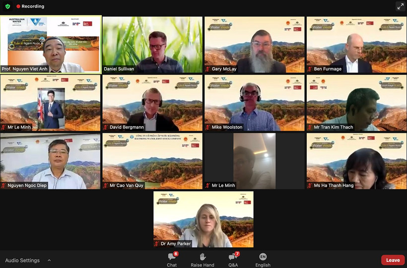 Các đại biểu tham dự Diễn đàn “Tạo điều kiện đổi mới sáng tạo để đạt được an toàn nước”.