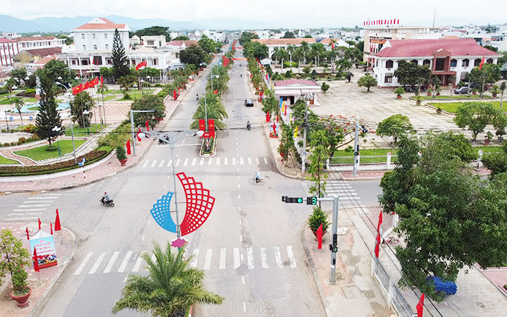 Một góc khu trung tâm hành chính của thị xã An Nhơn. Ảnh: NGUYỄN QUÝ HÂN.