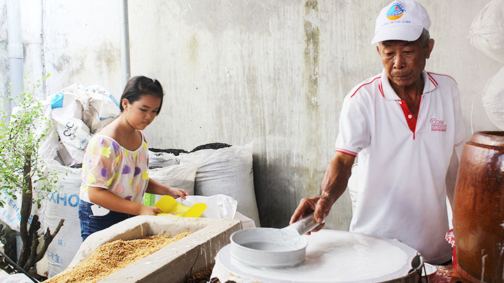 Lò hủ tiếu trên đất Tây Đô