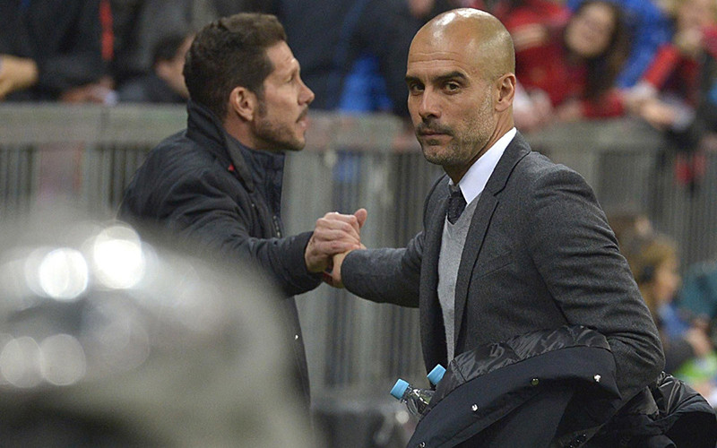 Diego Simeone và Pep Guardiola trong cuộc chạm trán cách đây 6 năm. (Ảnh: Infobae)