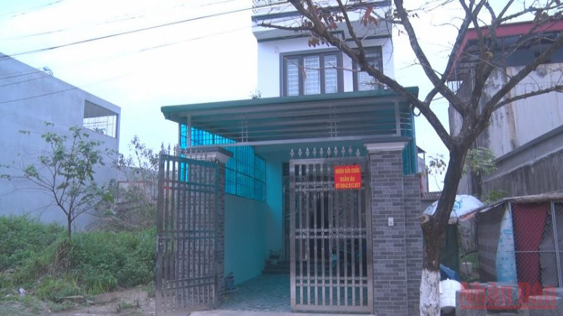 Nhờ nguồn vốn vay nhà ở xã hôi, chị Trần Thị Thu Hương, phường Liêm Chung, thành phố Phủ Lý đã xây được ngôi nhà mới rộng rãi, khang trang.