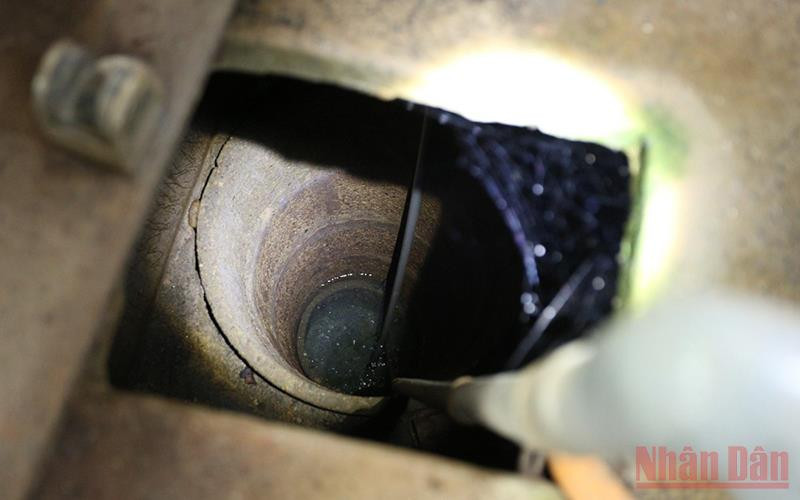 Toàn bộ 299 giếng của người dân trước đó cạn trơ đáy nay đã có nước trở lại. (Ảnh: TIẾN HÙNG)