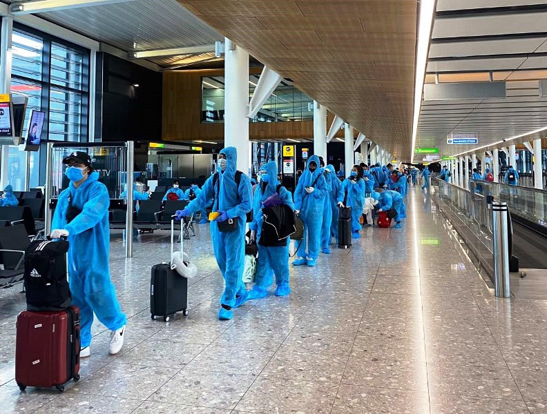 Khi có nhu cầu về Việt Nam, công dân cần đăng ký với Đại sứ quán hoặc cơ quan đại diện Việt Nam có thẩm quyền tương đương ở nước sở tại.