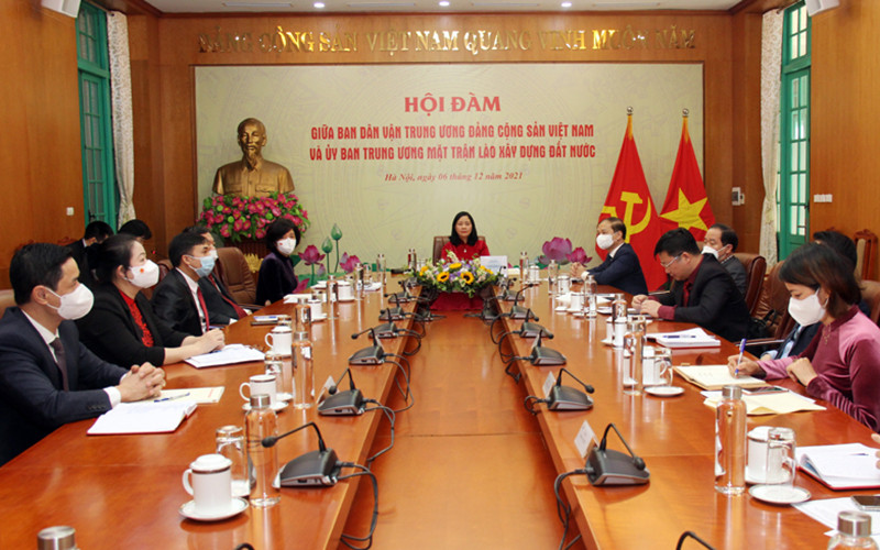 Đồng chí Bùi Thị Minh Hoài phát biểu tại Hội đàm. (Ảnh: Ban Dân vận Trung ương)