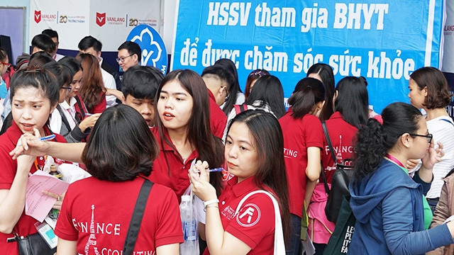 Gian hàng tìm hiểu pháp luật về bảo hiểm y tế của bảo hiểm xã hội TP Hồ Chí Minh tại Ngày hội pháp luật. Ảnh: CTV