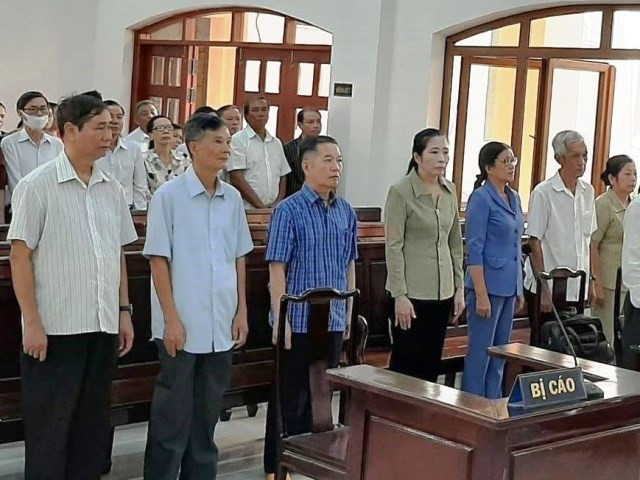 Các bị cáo tại phiên tòa.