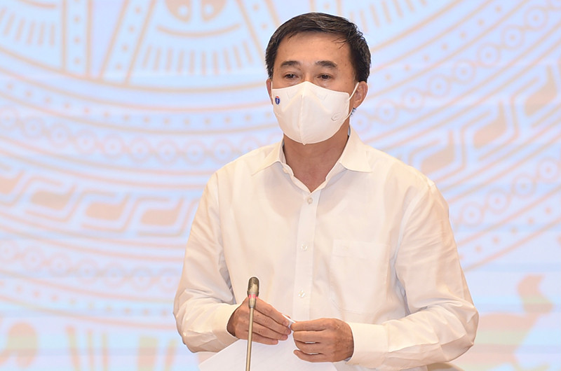 Thứ trưởng Y tế Trần Văn Thuấn phát biểu tại buổi họp báo. (Ảnh: VGP/Nhật Bắc)