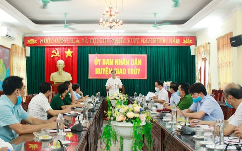 Lãnh đạo UBND tỉnh Nam Định chỉ đạo công tác phòng, chống dịch trên địa bàn huyện Giao Thuỷ, nơi vừa có ca Covid-19 mới.