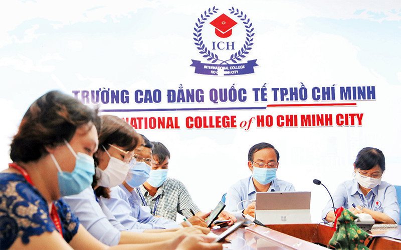 Trường cao đẳng Quốc tế TP Hồ Chí Minh đẩy mạnh kênh đàm phán, ký kết trực tuyến trong thời điểm dịch Covid-19 diễn biến phức tạp.