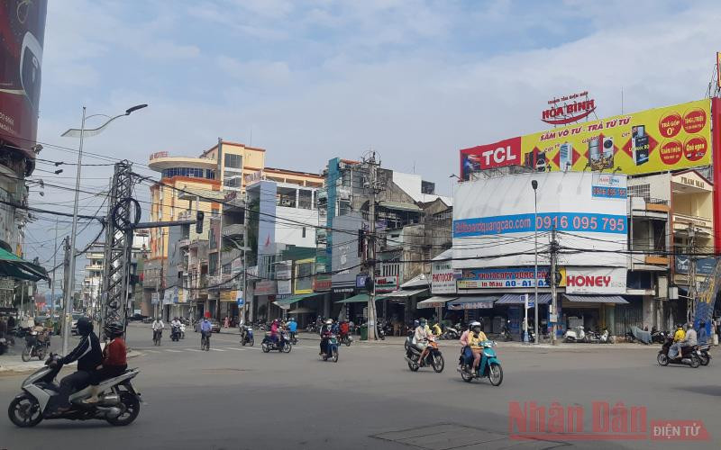 Kể từ 0 giờ ngày 11-5, Quảng Ngãi ngưng thực hiện giãn cách xã hội trên địa bàn tỉnh. (Ảnh: HIỂN CỪ)