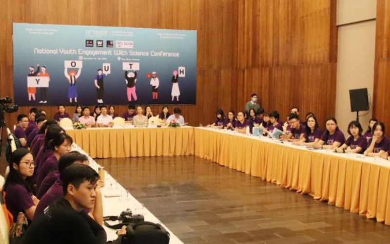 Một số hình ảnh của Hội nghị toàn quốc “Thanh niên và kết nối khoa học trong cộng đồng”.