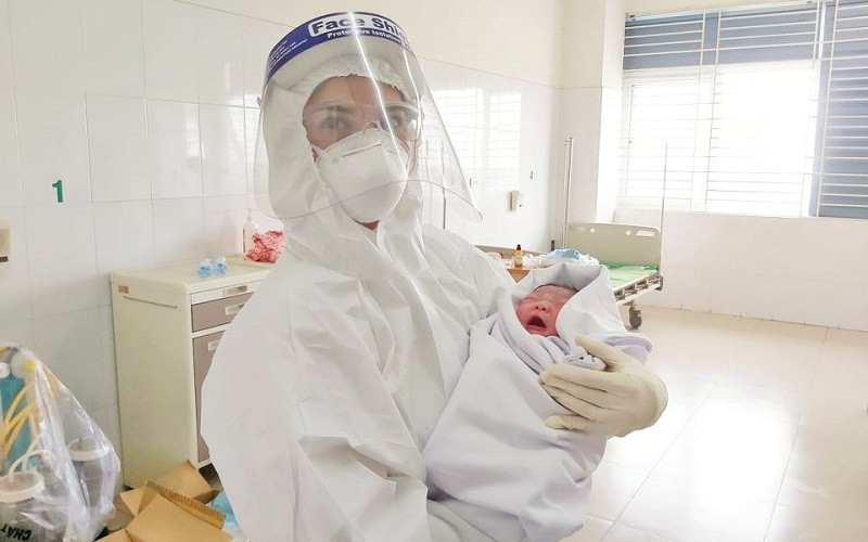 Trong ngày mùng 5 Tết Nguyên đán Nhâm Dần, các cơ sở y tế trong cả nước đã thực hiện đỡ đẻ, mổ đẻ thành công đón 3.011 trẻ chào đời. (Ảnh minh họa: TTXVN)