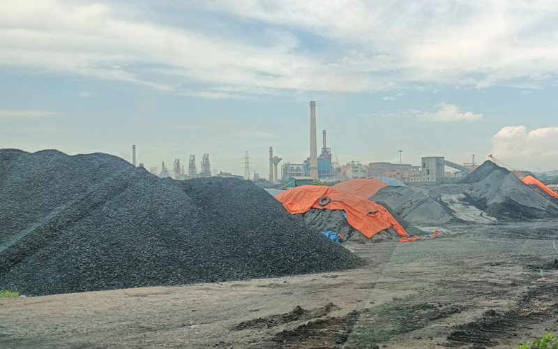 Bến, bãi tập kết than trái phép tồn tại nhiều nơi ở thị xã Kinh Môn.