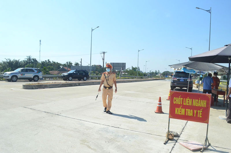 Tỉnh Quảng Ngãi lập bảy chốt kiểm tra y tế tại các cửa ngõ ra, vào tỉnh.
