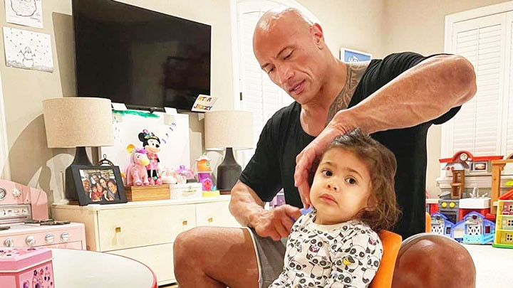 Dwayne Johnson gây sốt mạng xã hội