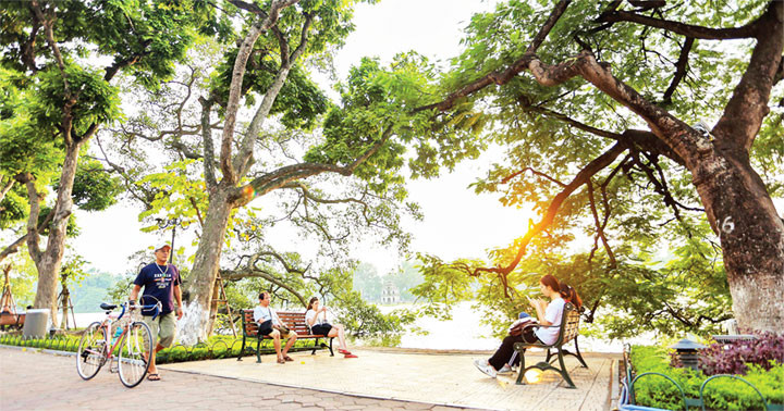 Sớm thu Hà Nội. Ảnh: NGỌC MAI