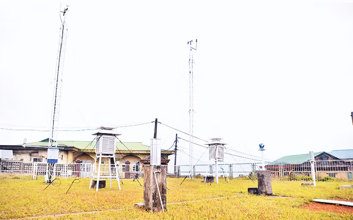 * Vườn khí tượng của Trạm khí tượng Mẫu Sơn.