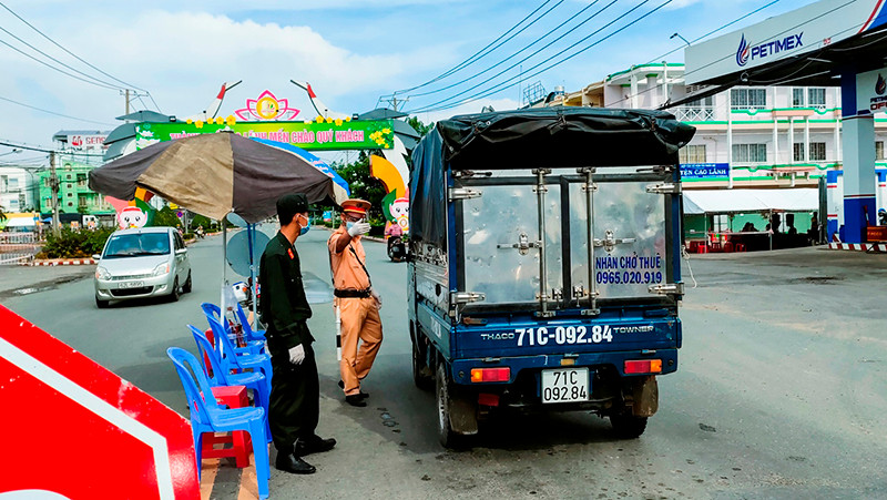 Một chốt liên huyện Cao Lãnh và TP Cao Lãnh trước khi được tháo dỡ.