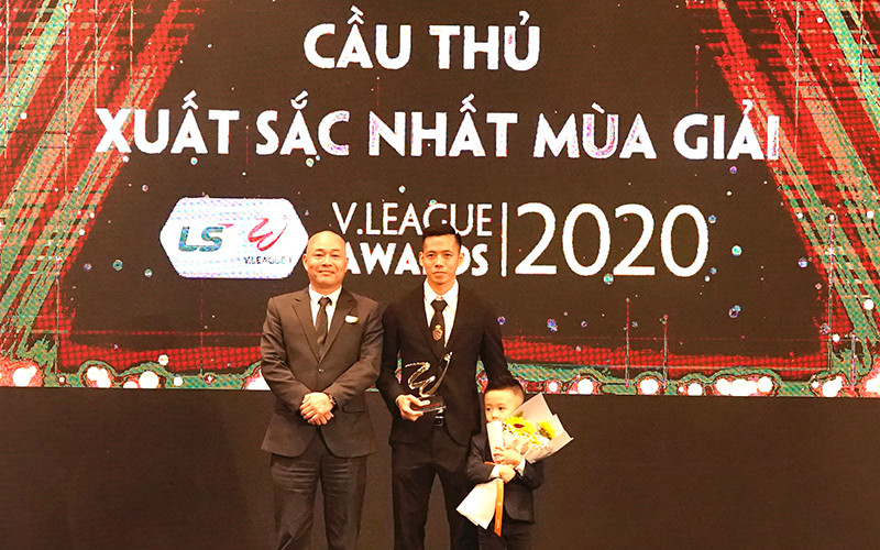 Văn Quyết dẫn đầu cả ba cuộc bầu chọn quan trong nhất năm 2020.