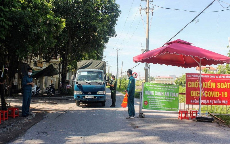 Xã Phù Đổng, huyện Gia Lâm, kiểm soát chặt chẽ các phương tiện ra, vào. 