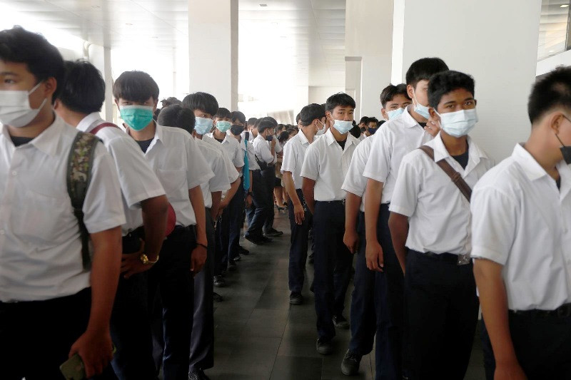 Thanh niên Thái Lan tìm kiếm cơ hội tại Hội chợ Việc làm Thái Lan 2020. (Ảnh: Reuters)