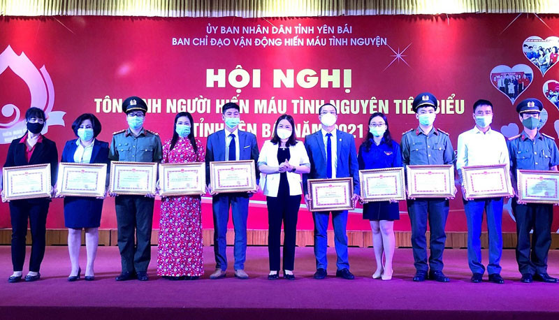 Yên Bái tôn vinh hơn 100 tập thể, cá nhân hiến máu tình nguyện tiêu biểu
