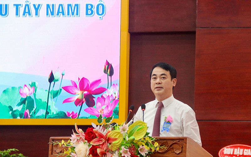 Bí thư Tỉnh ủy Hậu Giang Nghiêm Xuân Thành phát biểu tại buổi họp mặt.