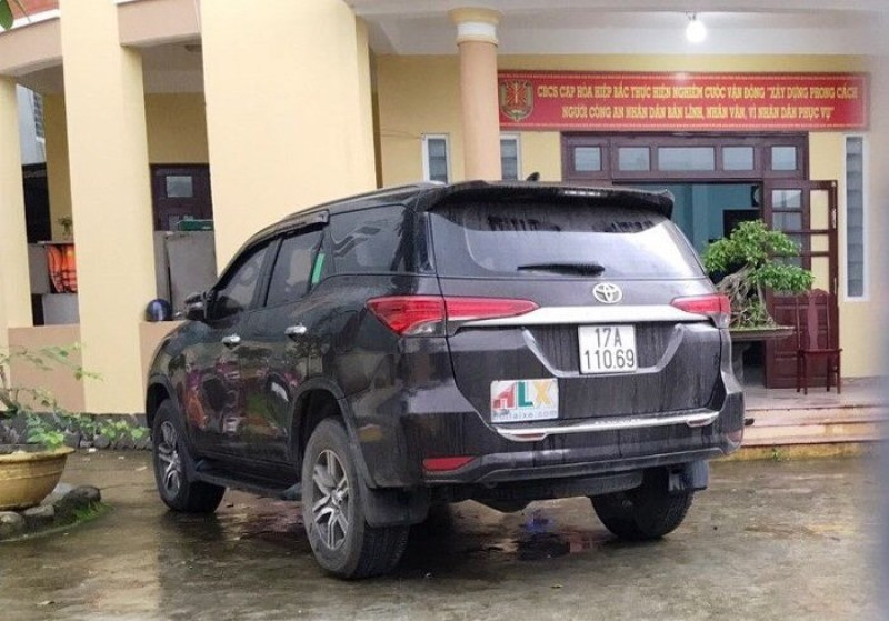 Lực lượng chức năng TP Đà Nẵng phát hiện xe chở sáu người nghi nhập cảnh trái phép.