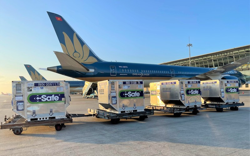 Gần một triệu liều vaccine Covid-19 đã hỏa tốc từ Hà Nội đến Thành phố Hồ Chí Minh. (Ảnh: VNA)