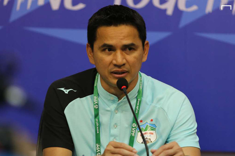 HLV Kiatisak đồng thời có nhận định về Lee Nguyễn. (Ảnh: B.K)