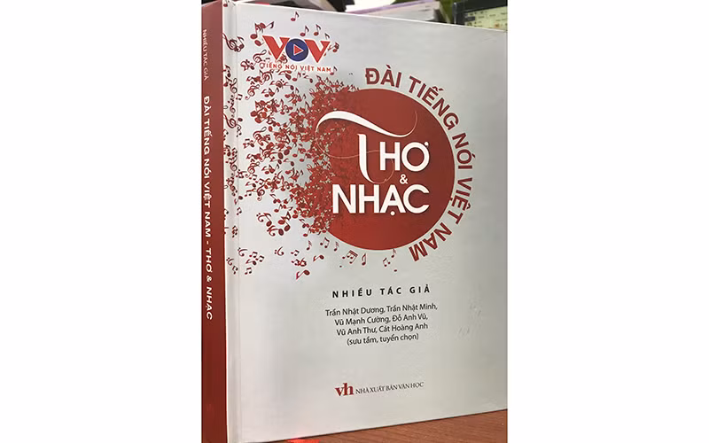 Nhiều nhận ra từ cuốn sách kỷ niệm