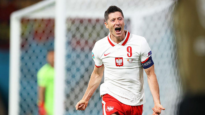 Lewandowski trở thành cầu thủ duy nhất trong lịch sử bóng đá Ba Lan