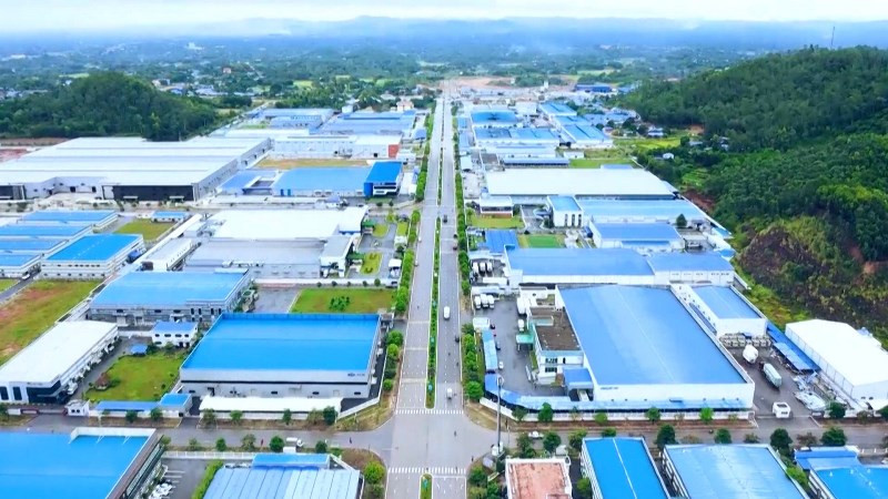 Mặc dù dịch Covid-19 diễn biến phức tạp, nhưng các khu công nghiệp Thái Nguyên vẫn ổn định sản xuất.