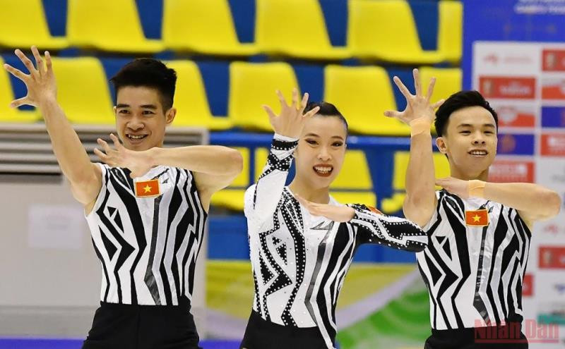 Các vận động viên aerobic Việt Nam mang về 1 Huy chương Vàng, 1 Huy chương Bạc cho Đoàn thể thao Việt Nam trong ngày thi đấu đầu tiên. (Ảnh: THỦY NGUYÊN)