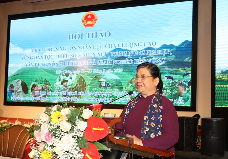 Ủy viên Bộ Chính trị, Phó Chủ tịch Thường trực Quốc hội Tòng Thị Phóng phát biểu tại hội thảo.