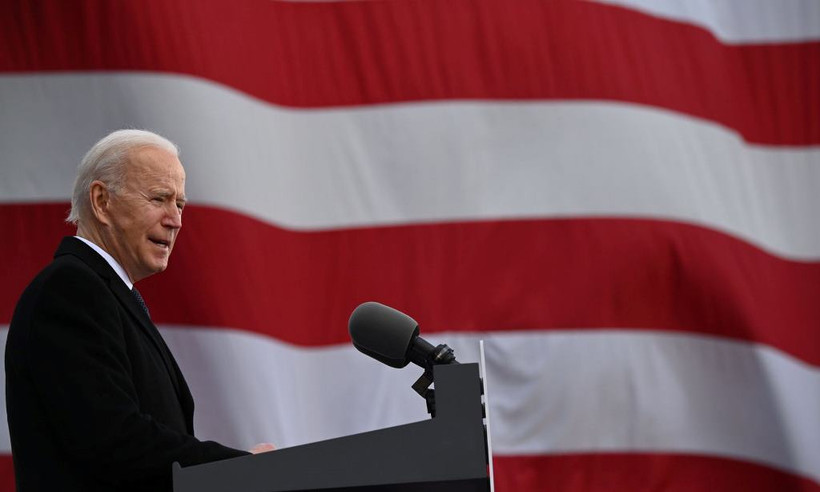 Tổng thống Mỹ Joe Biden khởi động chính quyền mới của mình với lệnh tái gia nhập Hiệp định khí hậu Paris. Ảnh: Getty Images.