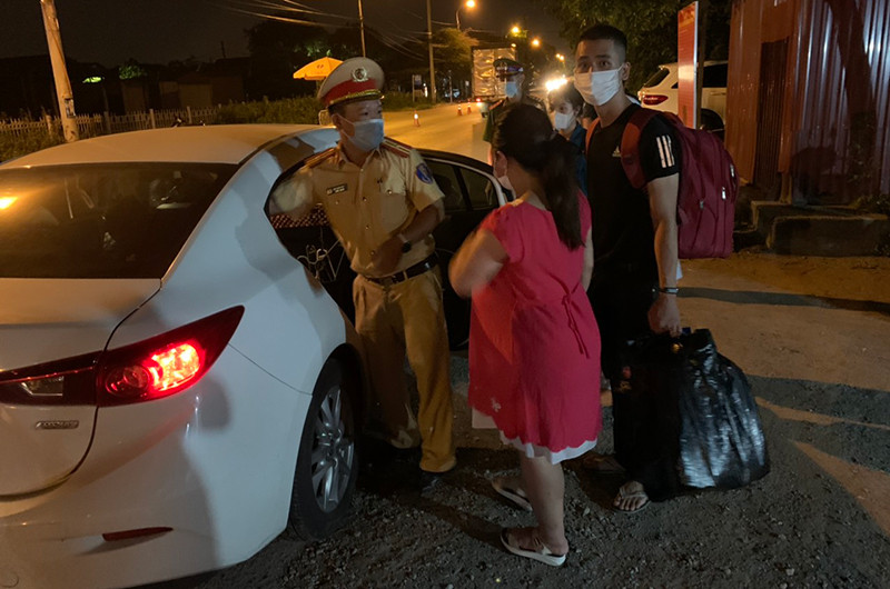 Cảnh sát giao thông Hà Nội mở chốt, kịp thời đưa sản phụ đi sinh