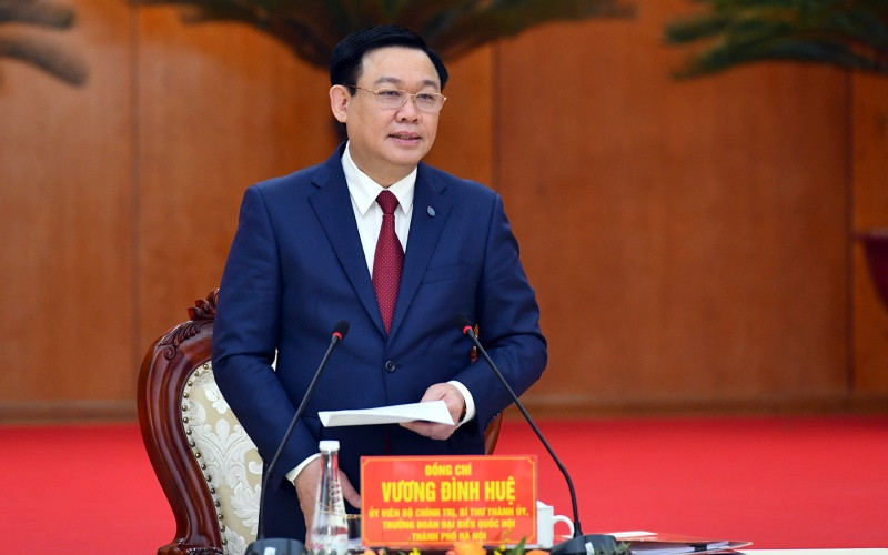 Đồng chí Vương Đình Huệ phát biểu kết luận tại buổi làm việc.