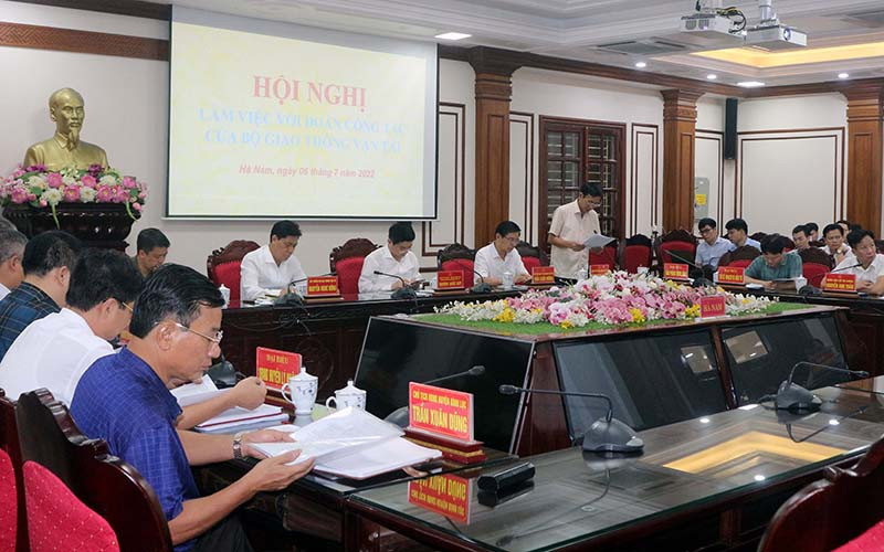 Toàn cảnh buổi làm việc giữa Bộ Giao thông vận tải và tỉnh Hà Nam.