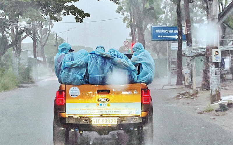 Tình nguyện viên chống dịch