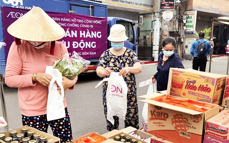 Ðiểm bán hàng lưu động tại quận Bình Thạnh giúp người dân mua sắm thuận tiện.