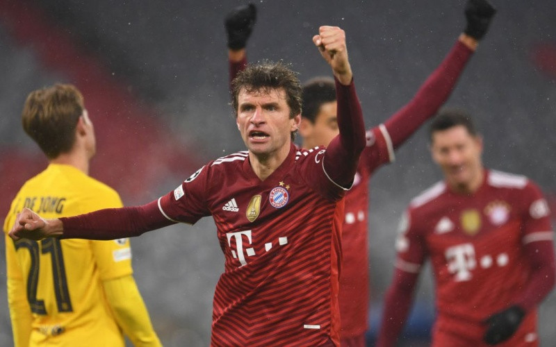 Mueller và động đội tiếp tục khiến Barcelona phải ôm hận. (Nguồn: AS)