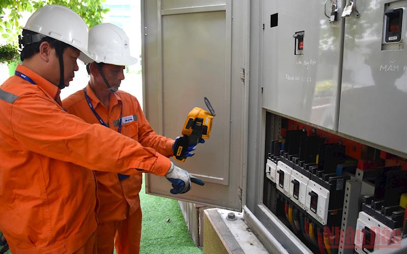 Bảo đảm điện phục vụ kỳ thi tuyển sinh vào lớp 10 trung học phổ thông.