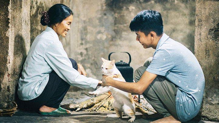 Đồng Văn Hùng với mẹ.