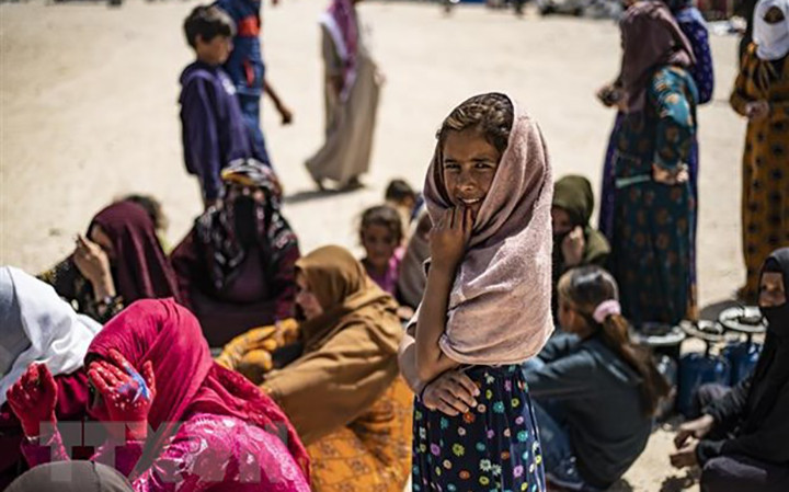 Người dân Syria bị mất nhà cửa do chiến tranh tại Hasakah, đông bắc Syria. (Ảnh: AFP/TTXVN)