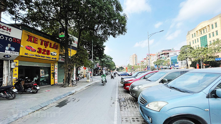 Dịch vụ cho thuê xe ô-tô tự lái gặp rất nhiều khó khăn trong việc đòi tiền phạt khi người thuê xe vi phạm Luật Giao thông. Ảnh: MINH HIẾU